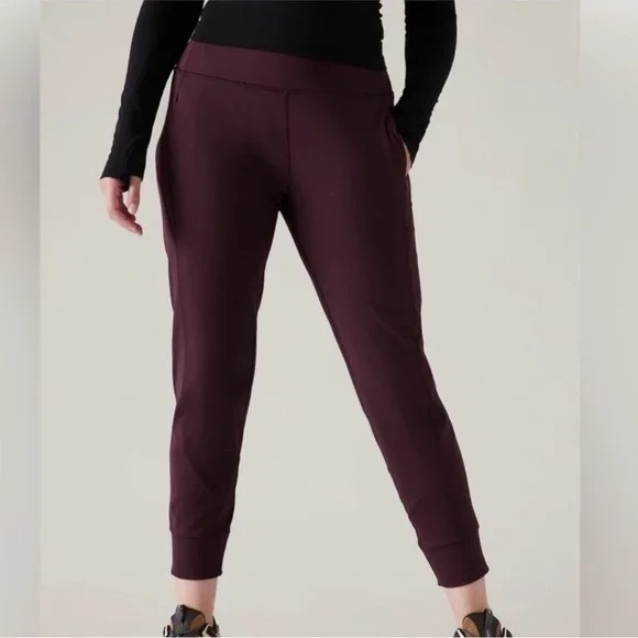 Athleta Rainier Mid Rise Soft Lined Jogger Spiced Cabernet M Athleisure Outdoor - Picture 3 of 16